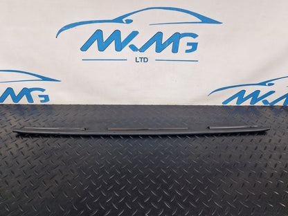 16-19 AUDI A4 B9 OEM FRONT RADIATOR LOVER CENTER RUBBER SEALING STRIP 8K0121331A