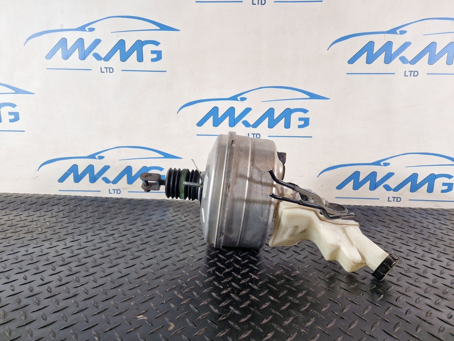 19-ON MERCEDES BENZ B CLASS W247 BRAKE SERVO & MASTER CYLINDER OEM A2474300100