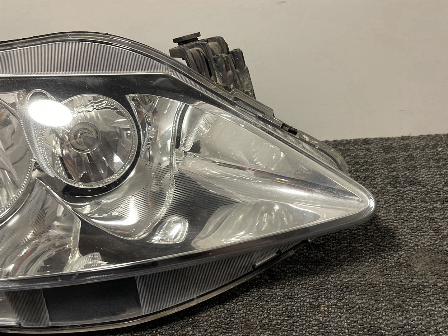 Seat Ibiza MK4 FL- 6J Hatchback Genuine Front Right O/S Headlight 6J2941006D