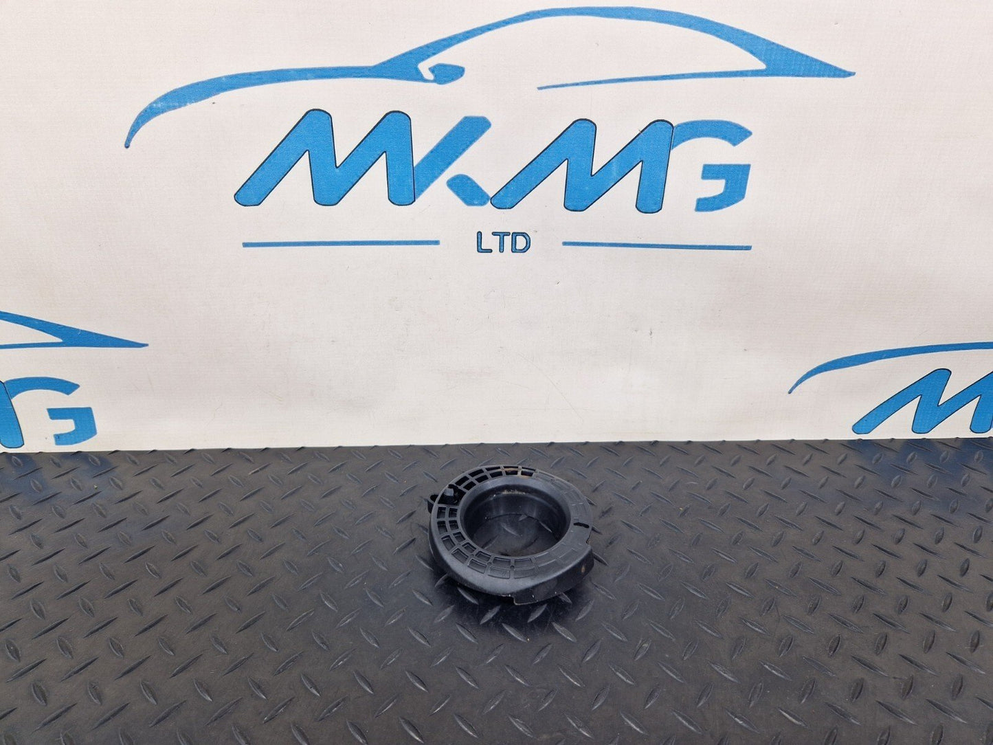 14-21 MERCEDES BENZ C220 W205 REAR COIL SPRING BOTTOM RUBBER MOUNT A2053240184