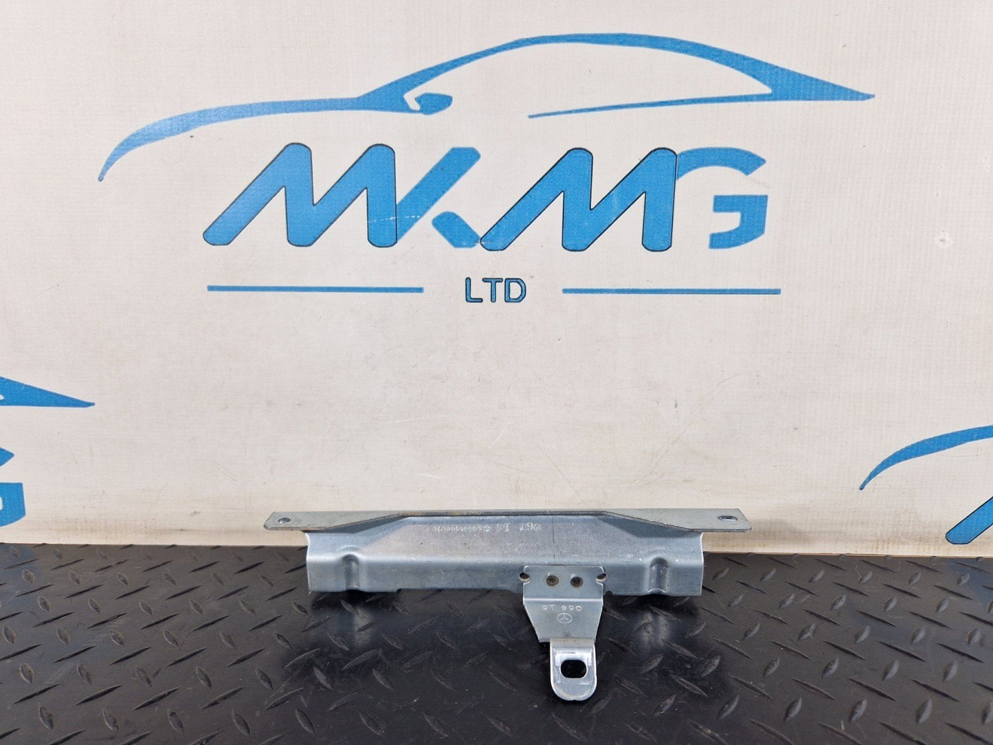 11-19 MERCEDES BENZ ML W166 REAR RIGHT O/S/R ROOF HANDLE BRACKET A1668100414