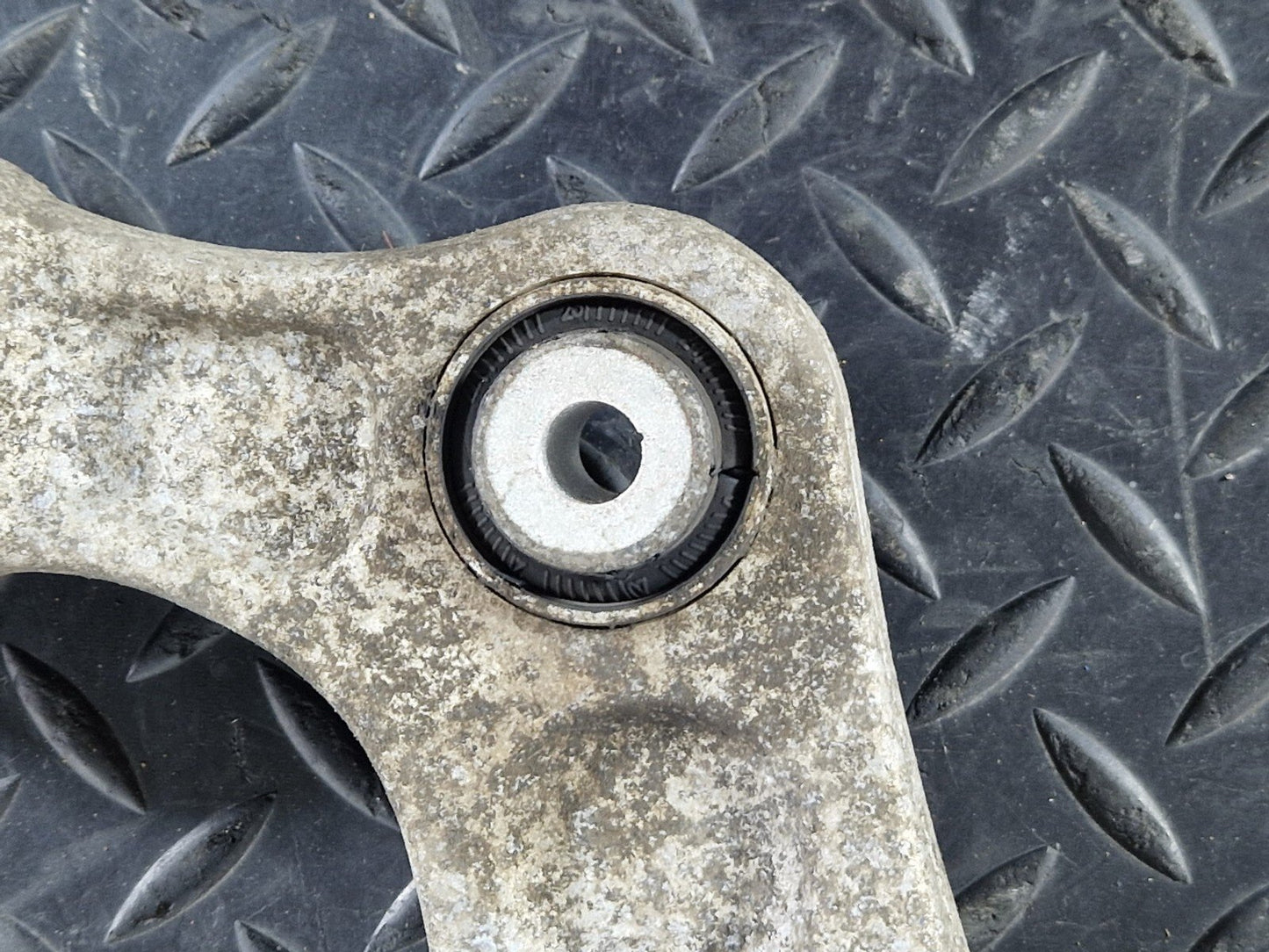 GENUINE AUDI A4 B9 A5 S5 F5 REAR LEFT OR RIGHT CONTROL ARM 8W0505361E