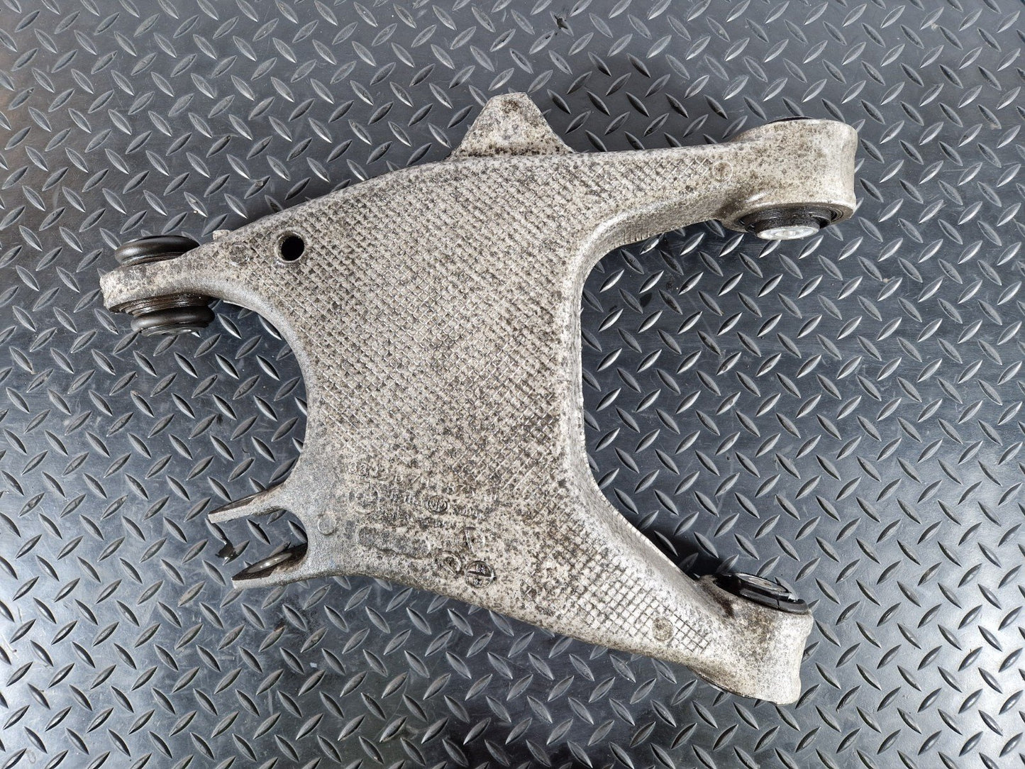 11-18 BMW 6 SERIES F06 GENUINE CONTROL ARM REAR 33326794875