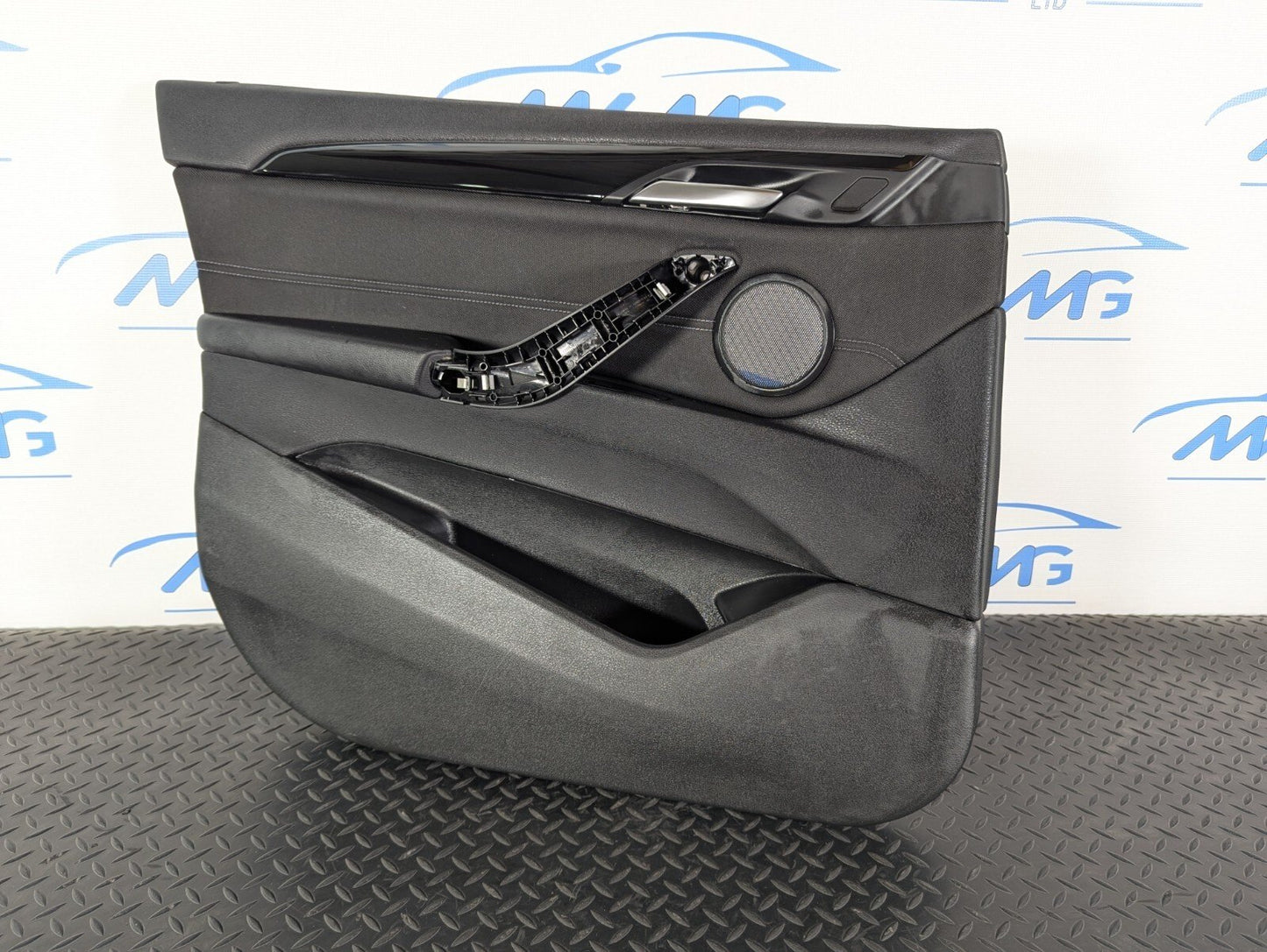 16-22 BMW X1 F48 FRONT PASSENGER SIDE DOOR CARD PANEL IN BLACK