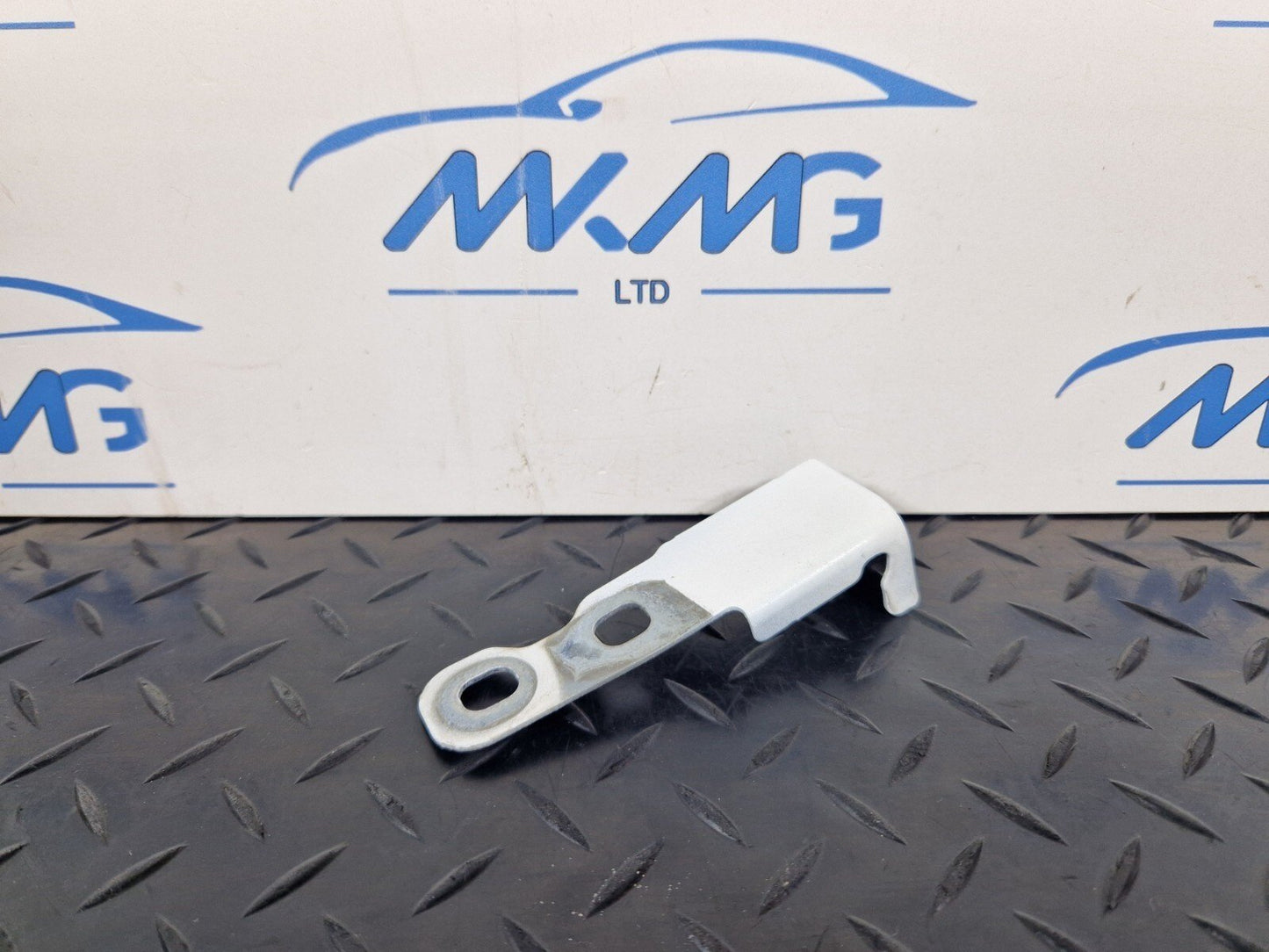 16-23 AUDI S5 COUPE GENUINE WING FENDER BRACKET FRONT LEFT 8W6821433