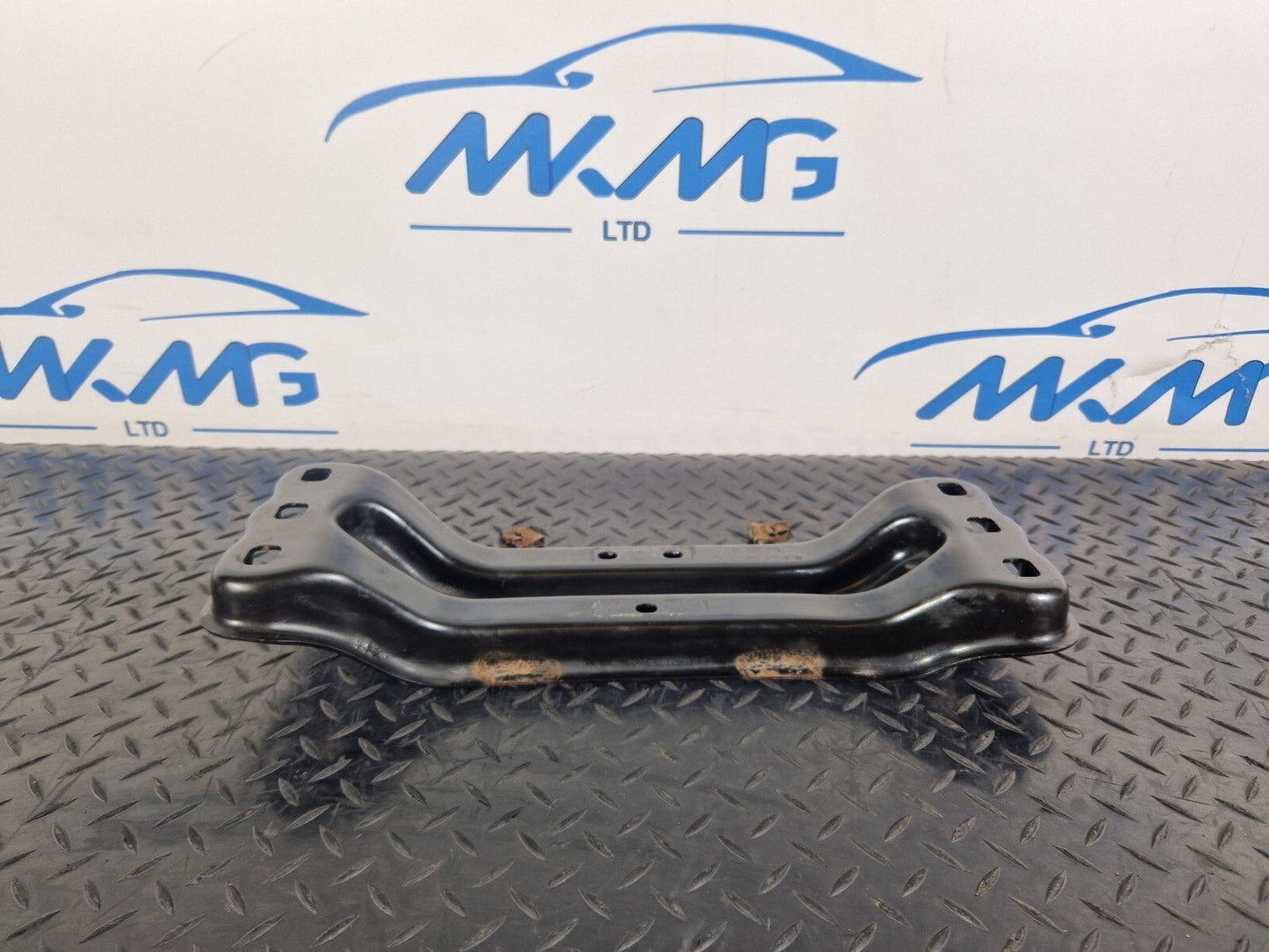 14-21 MERCEDES BENZ C300h W205 GEARBOX MOUNT BRACKET A2052400802