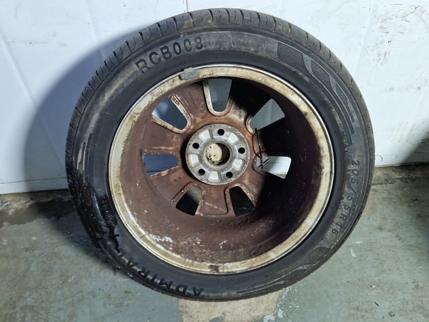 2008 Audi A3 8P 16" Alloy Wheel with Tyre 205/55/16 ~7mm 8P0601025BJ