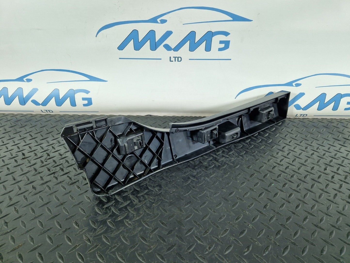 BMW 2 series F45 F46 rear left side skirt bracket 7318861