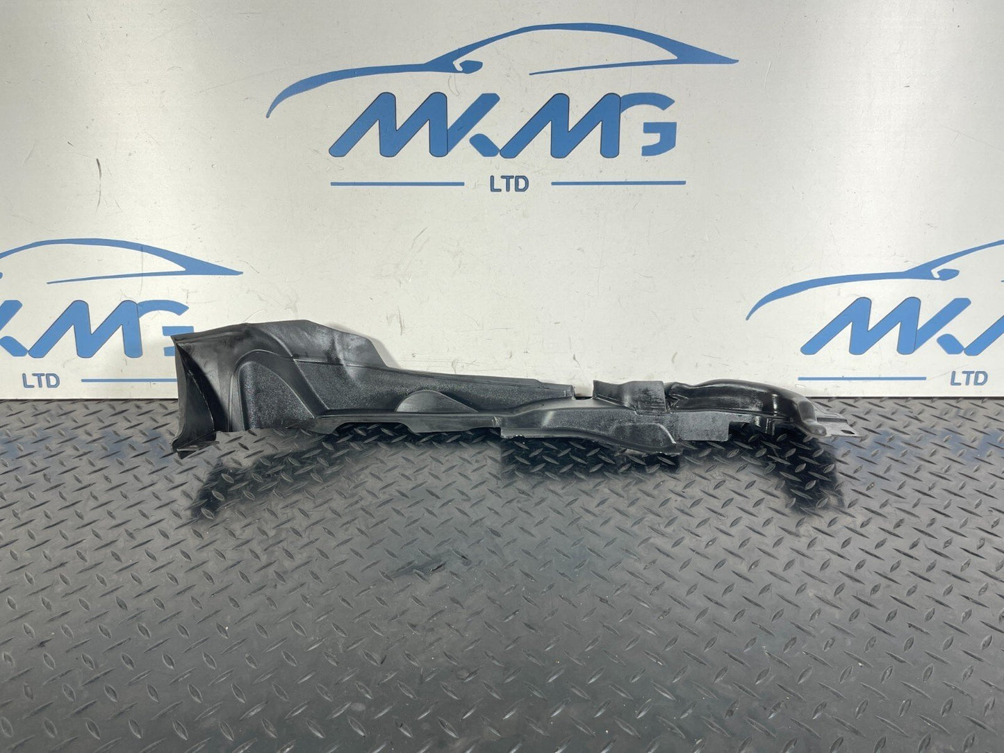 16-23 AUDI A5 F5 SPORTBACK Front Right Wing Fender Seal Trim 8W6821170C