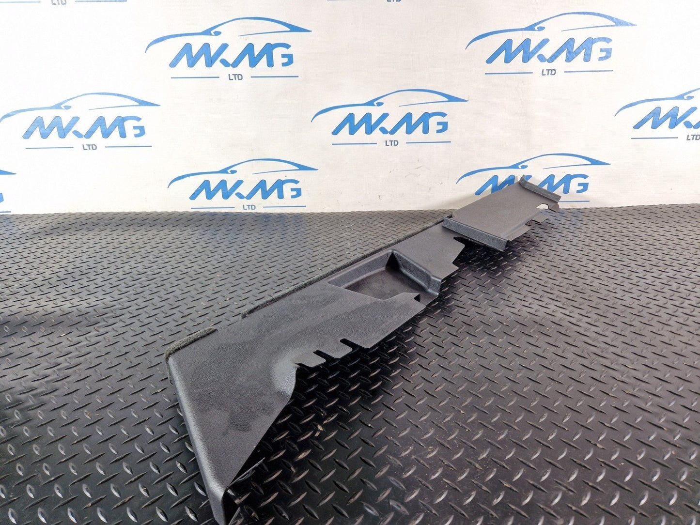16-20 AUDI Q7 4M GENUINE RIGHT O/S DRIVER SIDE BOOT LINER TRIM 4M0863528F