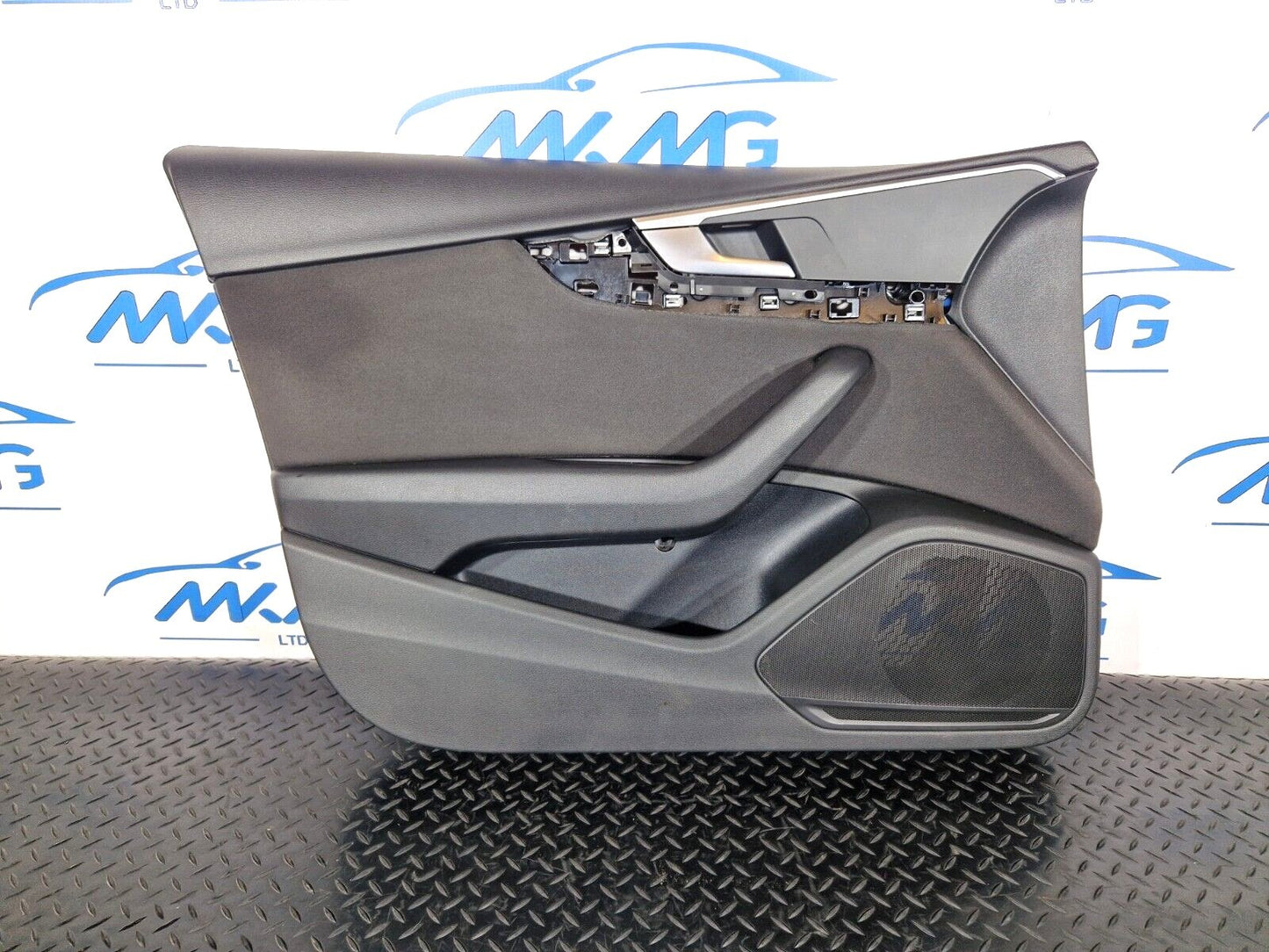 16-19AUDI A4 B9 ESTATE GENUINE FRONT PASSENGER SIDE DOOR CARD PANEL 8W0867133