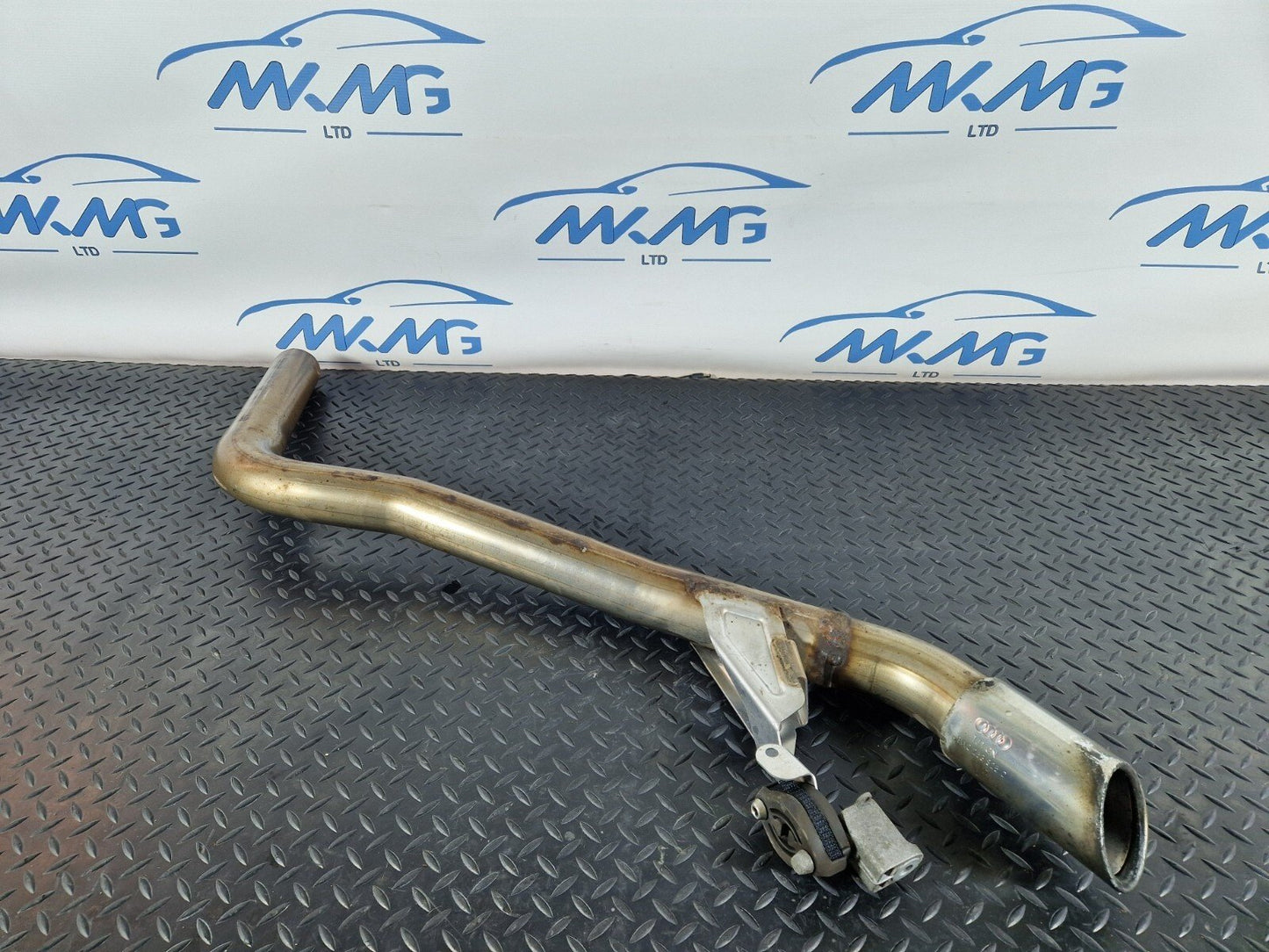 16-19 AUDI A4 B9 OEM REAR EXHAUST SILENCER 8W0253609 8W0253825C