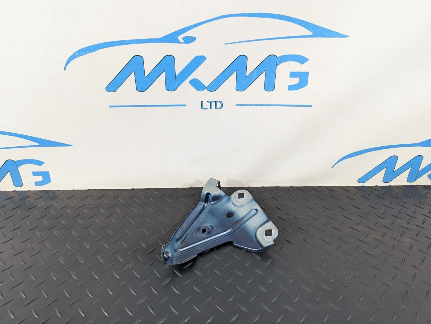 16-22 BMW X1 F48 FRONT RIGHT DRIVER SIDE WING FENDER BLUE BRACKET HOLDER 7351516