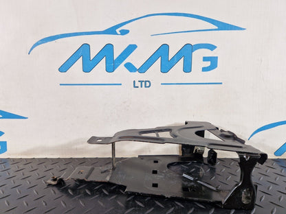 11-18 BMW 6 SERIES F13 HEADLIGHT SUPPORT BRACKET RIGHT SIDE 8125806