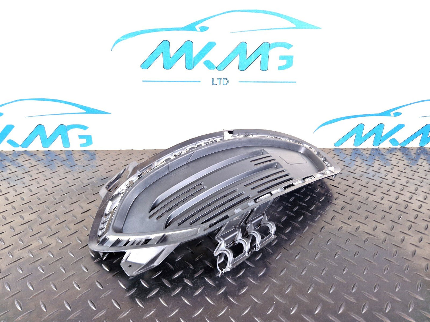 13-19 MERCEDES BENZ CLA C117 AMG RIGHT DRIVER SIDE FRONT BUMPER A1178852322