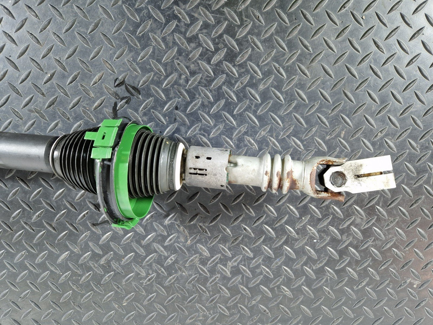 14-21 MERCEDES BENZ C220d W205 STEERING COLUMN SPINDLE SHAFT JOINT A2054620378