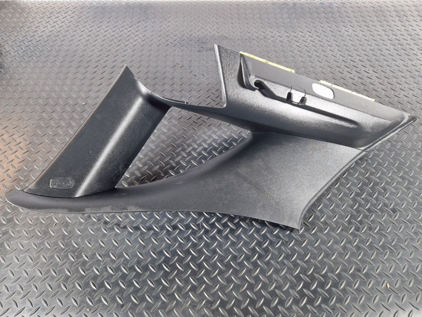 19-ON MERCEDES B CLASS W247 REAR LEFT C PILLAR TRIM COVER  A2476901100