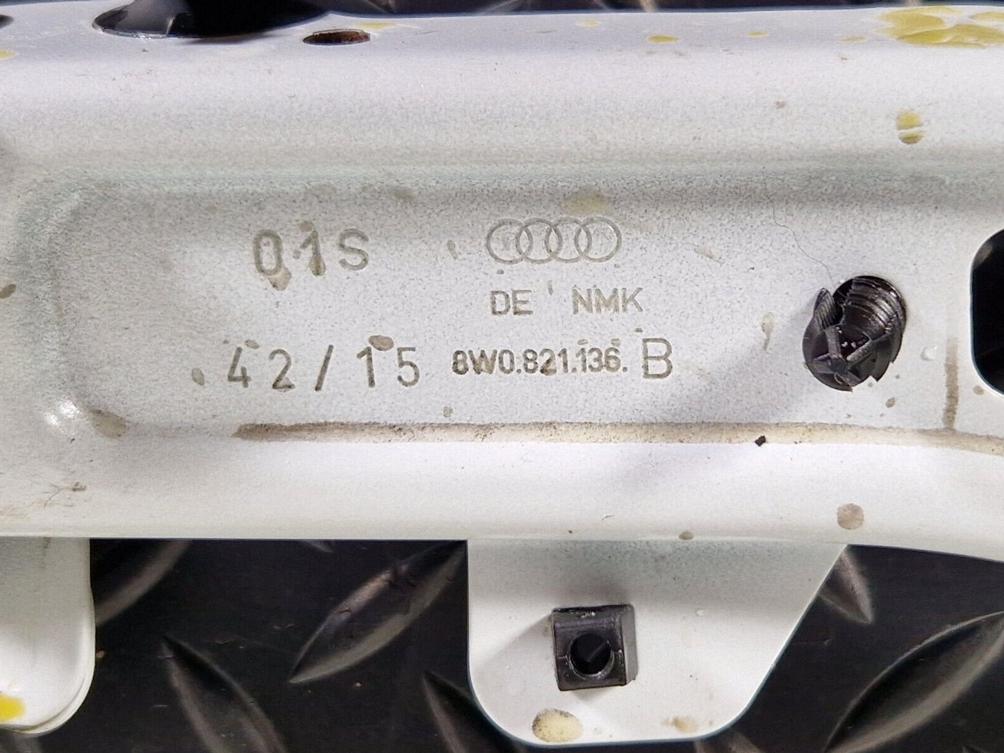 16-19 AUDI A4 B9 S-LINE GENUINE FRONT RIGHT SIDE FENDER BRACKET 8W0821136B