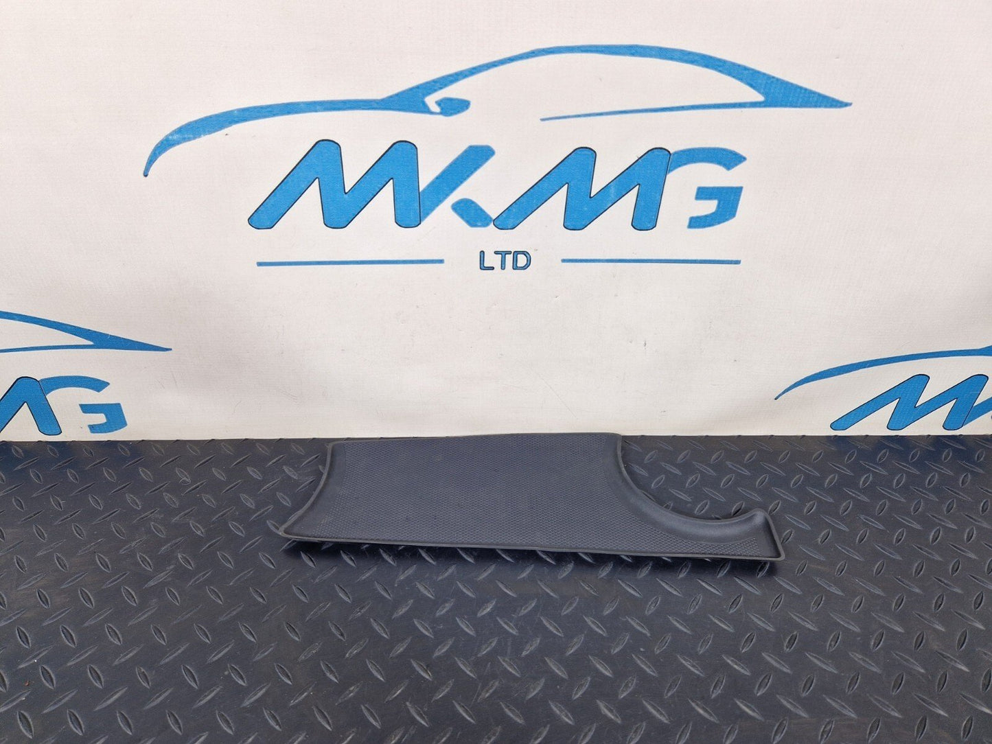 18-ON MERCEDES BENZ SPRINTER W907 W910 OEM EXTERIOR PART A9106891400