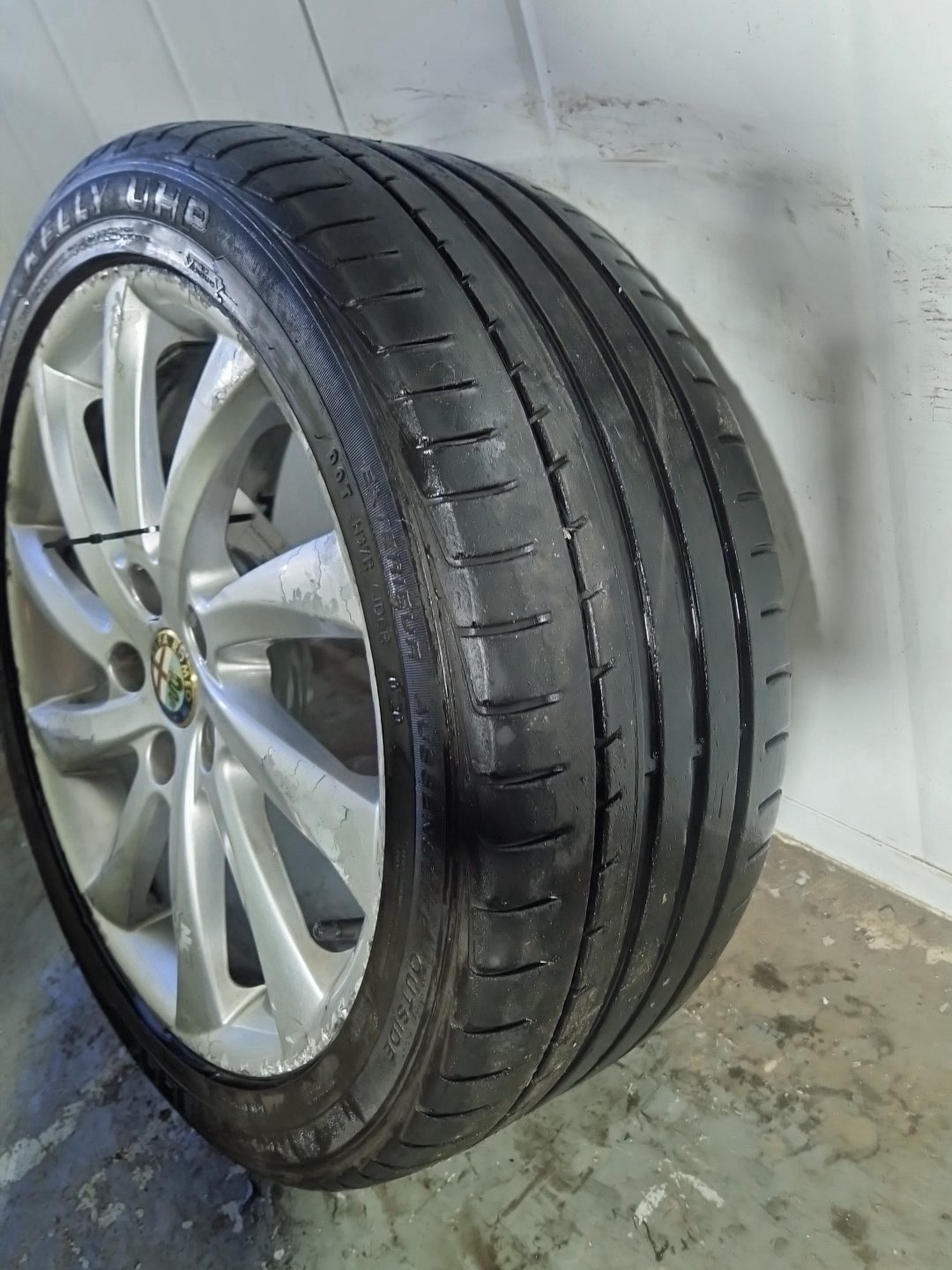Alfa Romeo Giulietta MK3 17" Alloy Wheel with Tyre ~5mm 225/45/17 156093270