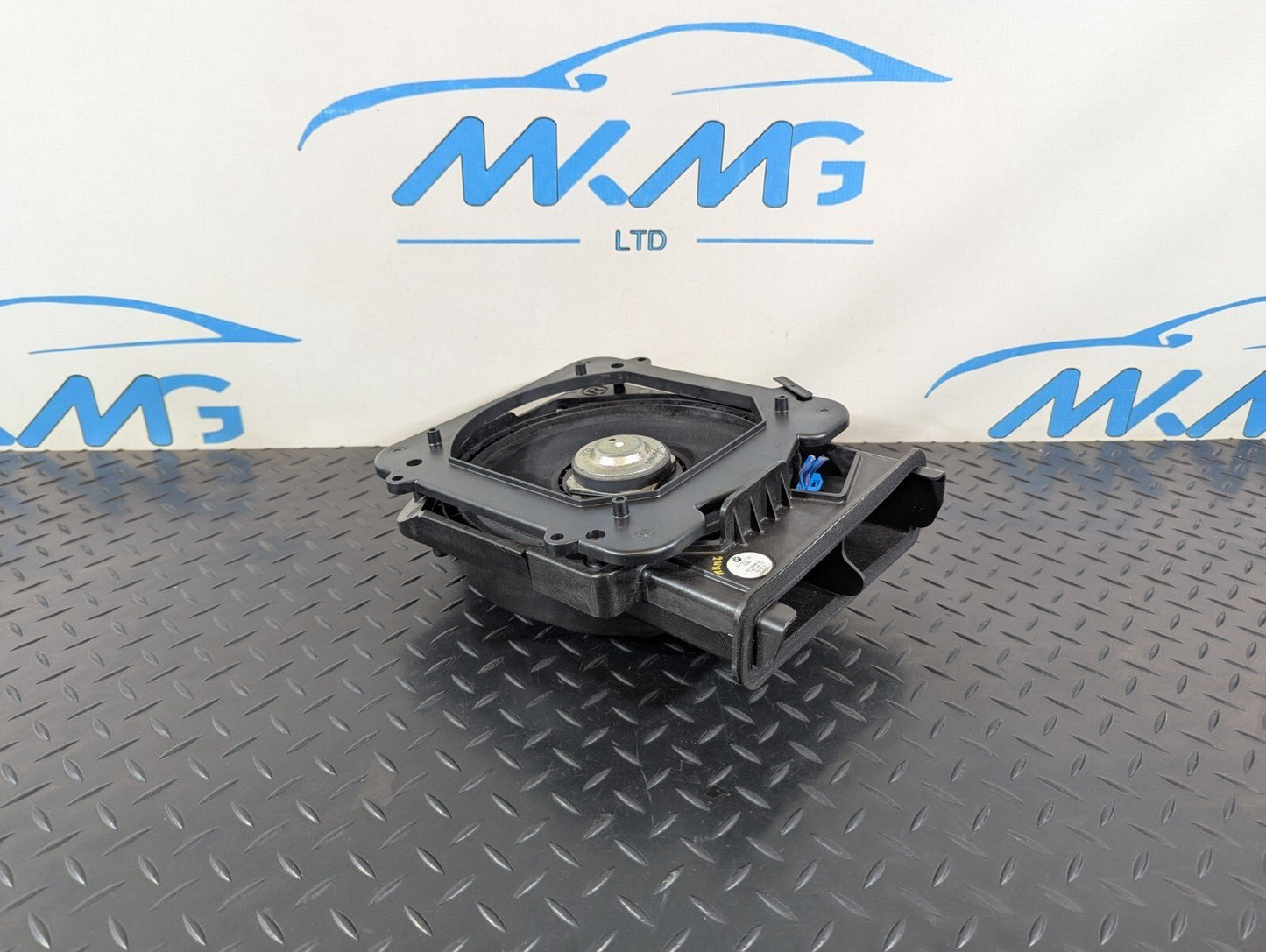 16-22 BMW X1 F48 GENUINE OEM FRONT RIGHT DRIVER SIDE SUBWOOFER SPEAKER 927599604