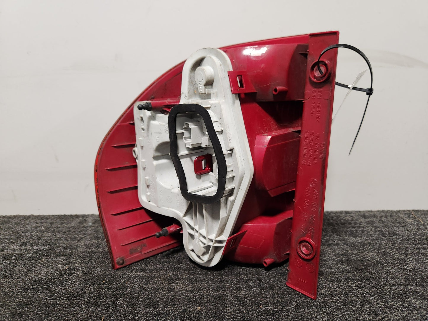 2010 Skoda Yeti MK1- 5L Genuine Rear Left N/S Tail Light 5L0945095 5L0945111