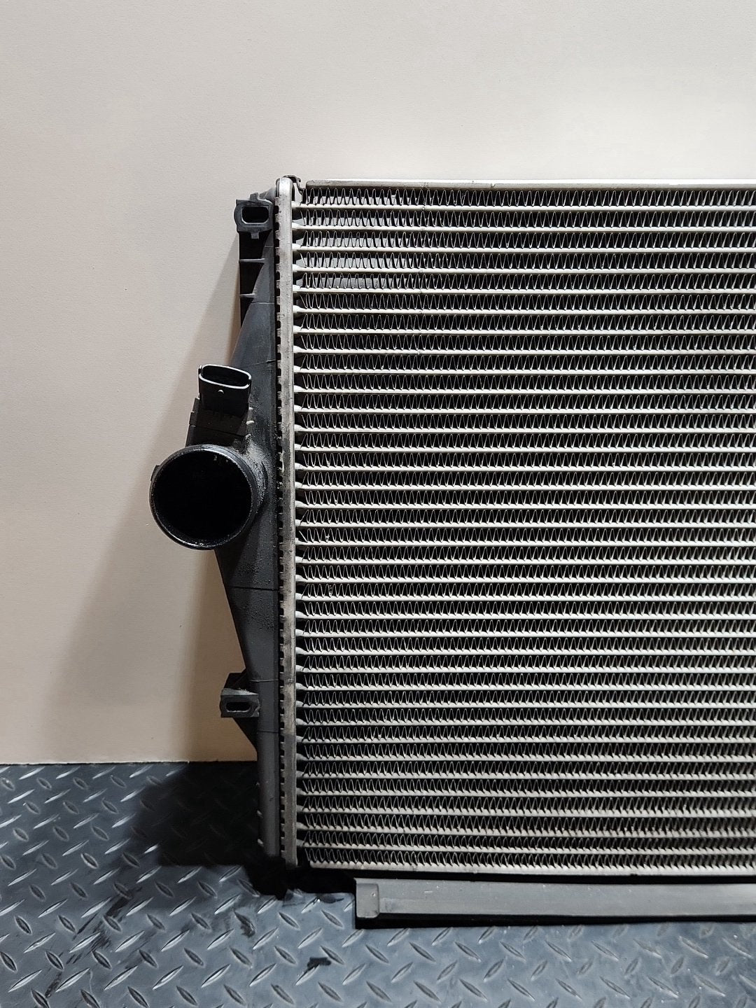 Volvo S60 MK1 Saloon 2.4 Diesel Genuine Intercooler Radiator 8671694