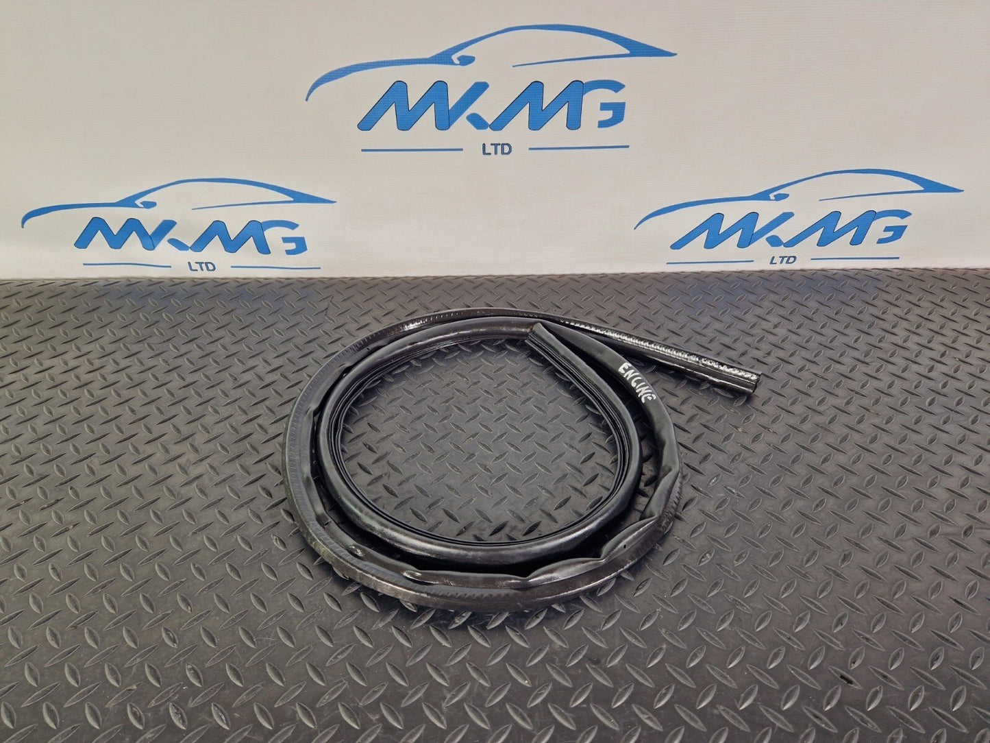 10-15 AUDI Q7 4L GENUINE OEM ENGINE HOOD BONNET RUBBER SEAL 4L0823731