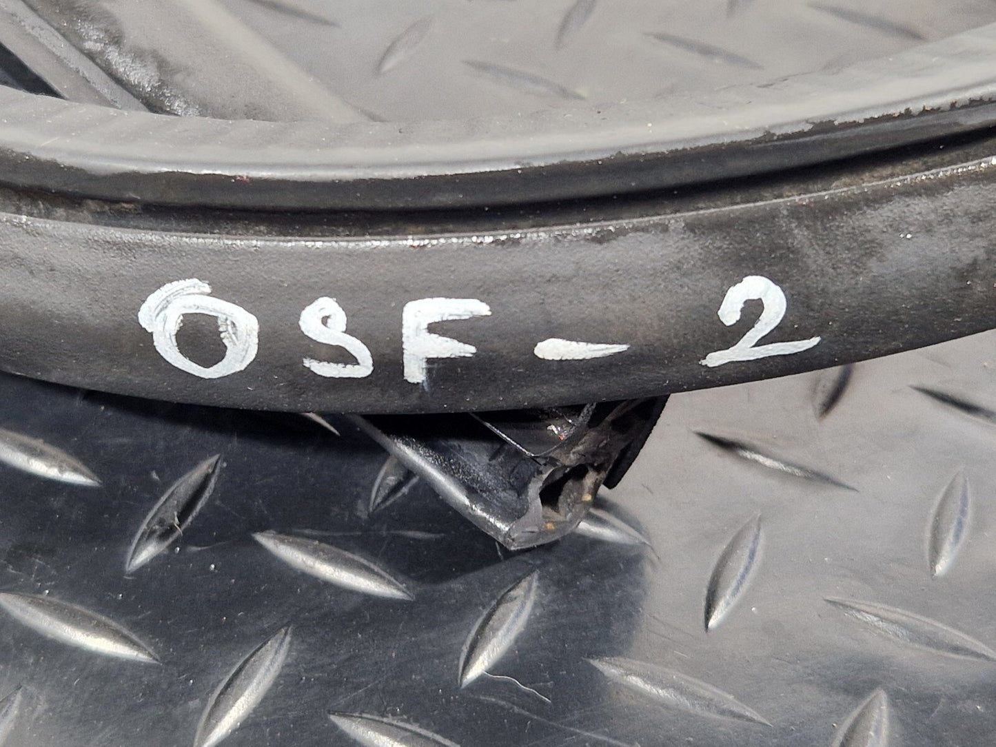 10-18 AUDI A7 4G S-LINE GENUINE FRONT LEFT NSF RUBBER WEATHER SEAL 4G8831707A