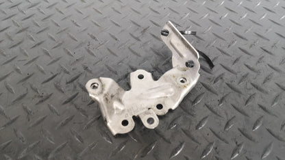 12-18 MERCEDES A B CLA-CLASS 1.8/2.1 CDI OM651 TURBO PIPE BRACKET a6510942127