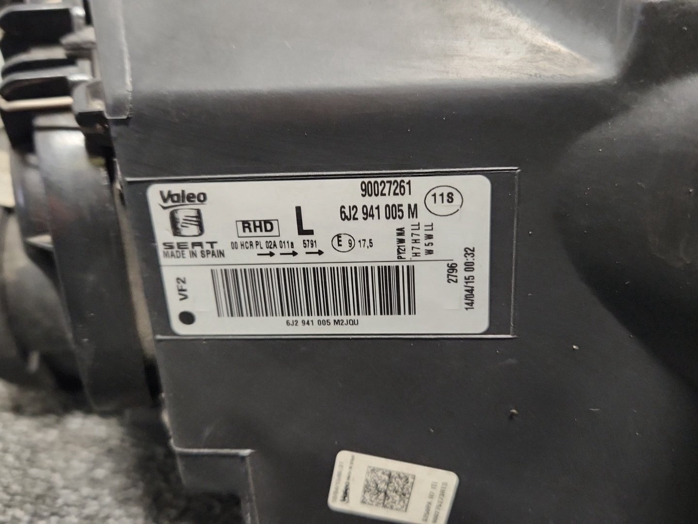Seat Ibiza MK4 FL - 6J Hatchback Genuine Front Left N/S Headlight 6J2941005M