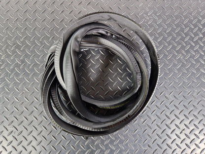 14-21 MERCEDES BENZ C220d W205 FRONT DOOR LEFT SIDE RUBBER SEAL A2056970051