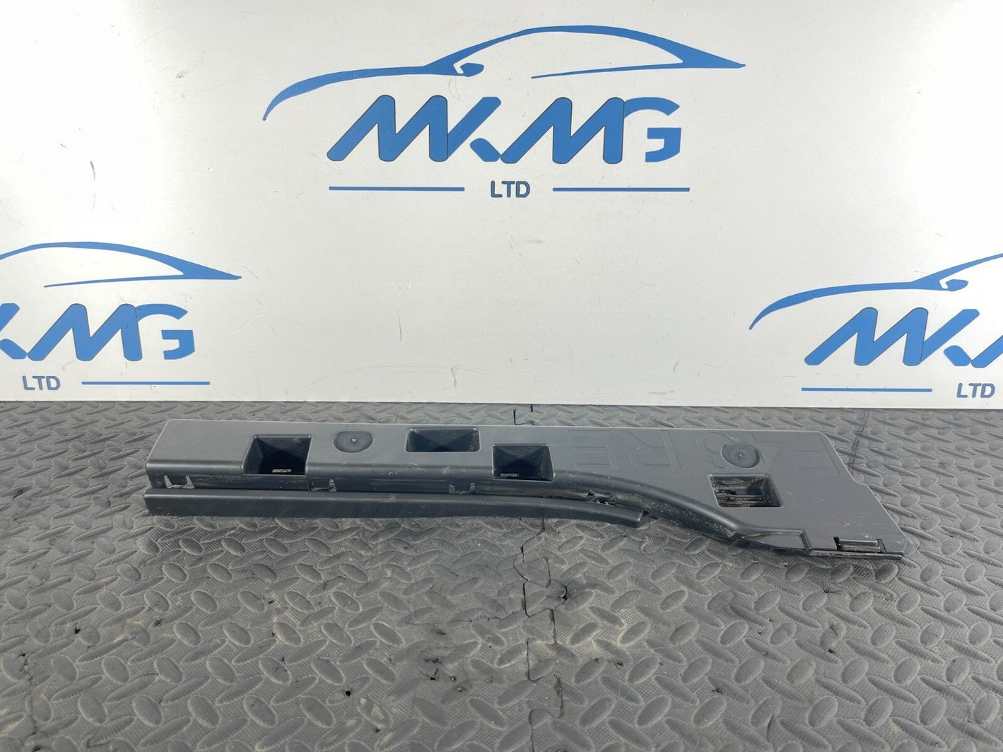 14-21 BMW 2 SERIES GRAN TOURER F46 GENUINE REAR RIGHT SIDE SKIRT BRACKET 7318862