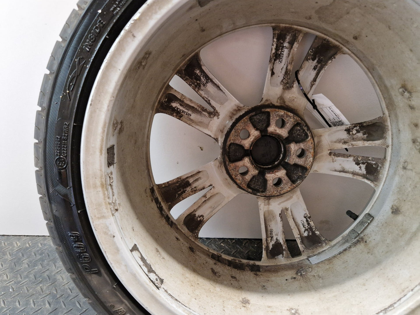 Seat Ibiza MK4 FL 6J 17" Alloy Wheel with Tyre 215/40/17 ~5mm