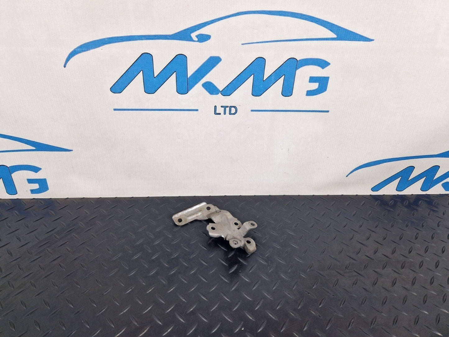 12-18 MERCEDES A B CLA-CLASS 1.8/2.1 CDI TURBO PIPE BRACKET A6510942127