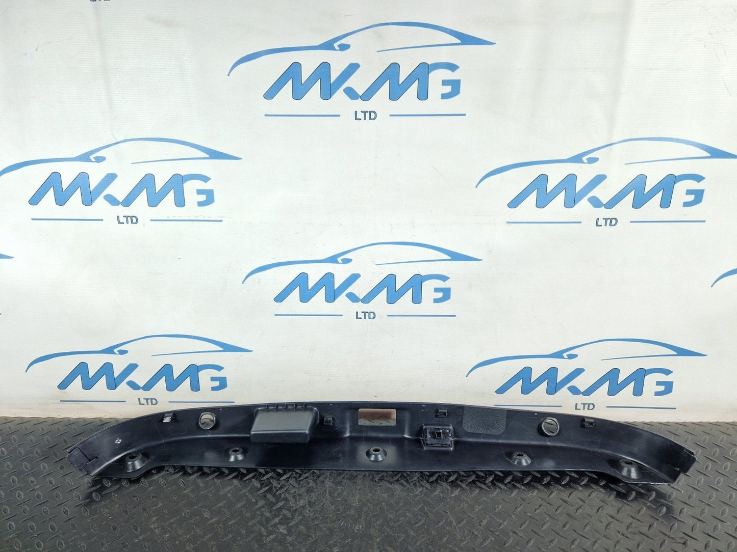 19-ON MERCEDES BENZ A CLASS EQ W177 SALOON BOOT LOCK TRIM COVER A1777501100