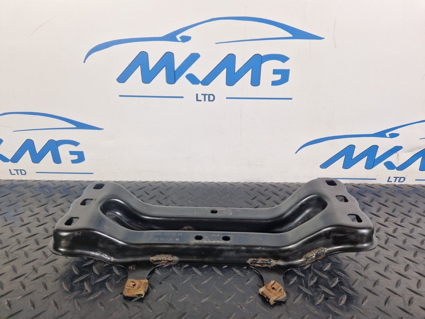 14-21 MERCEDES BENZ C300h W205 GEARBOX MOUNT BRACKET A2052400802