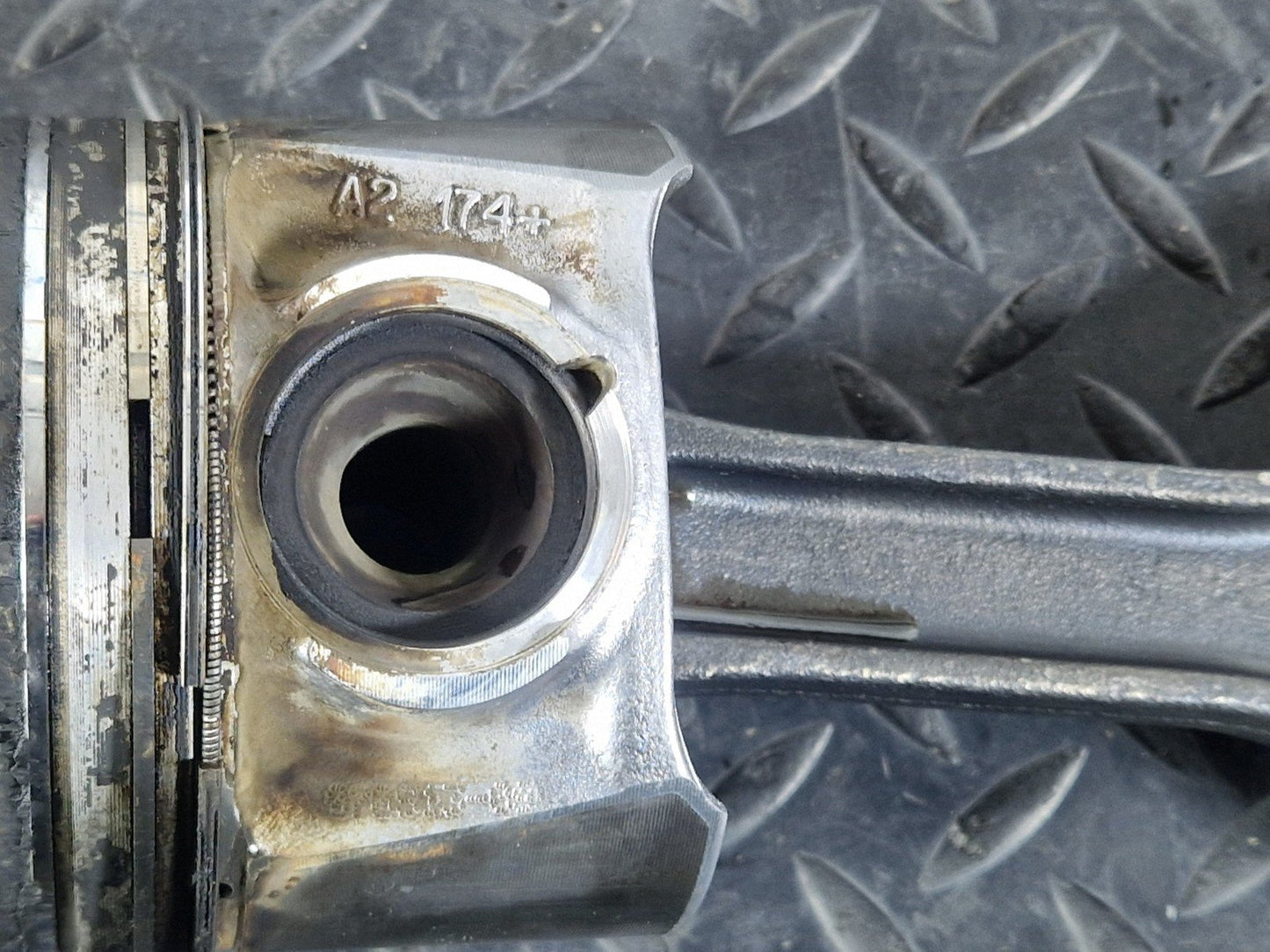 12-18 MERCEDES A B CLA-W176 W246 C117 OEM 1.8/2.1 CDI OM651 PISTON & CON ROD (3)