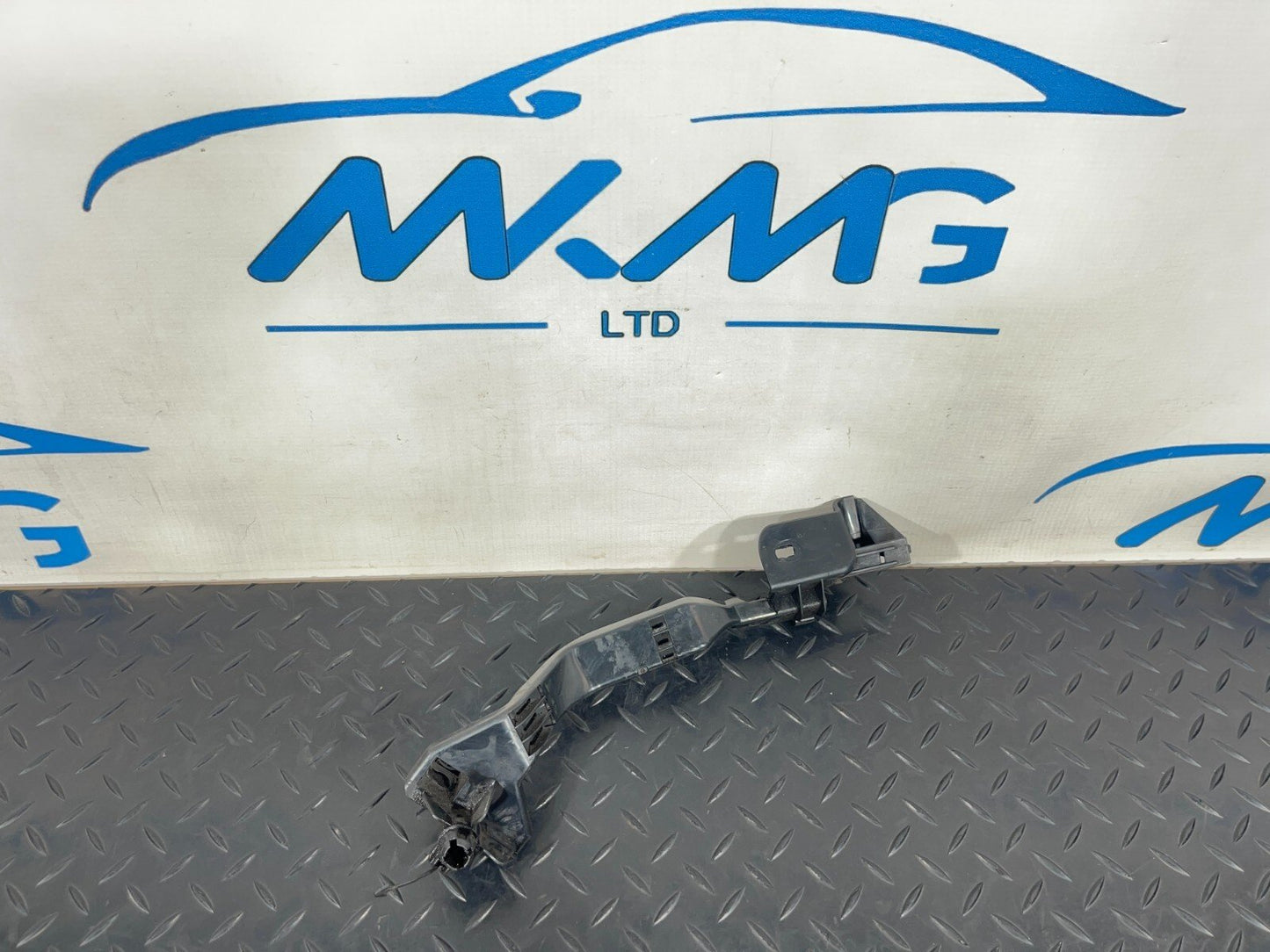 14-21 MERCEDES BENZ C300h W205 CABLES HOLDER BRACKET O/S A2055462080