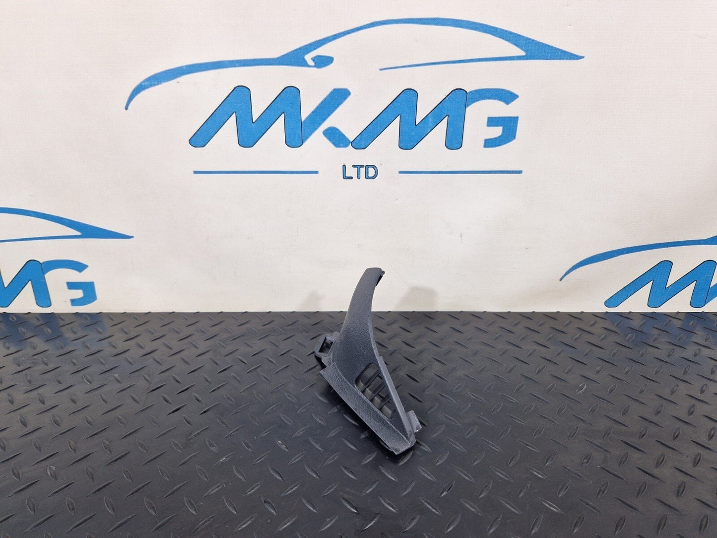 18-ON MERCEDES BENZ SPRINTER W907 W910 DASHBOARD AIR VENT TRIM A9106803100