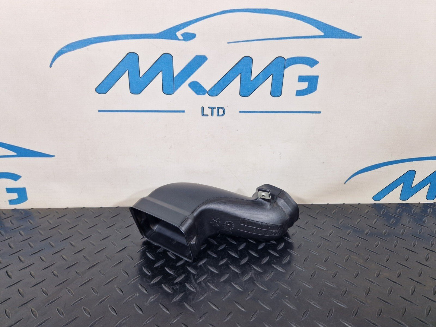 18-ON MERCEDES BENZ SPRINTER W907 OEM CABIN AIR DUCT CHANNEL A9078304301