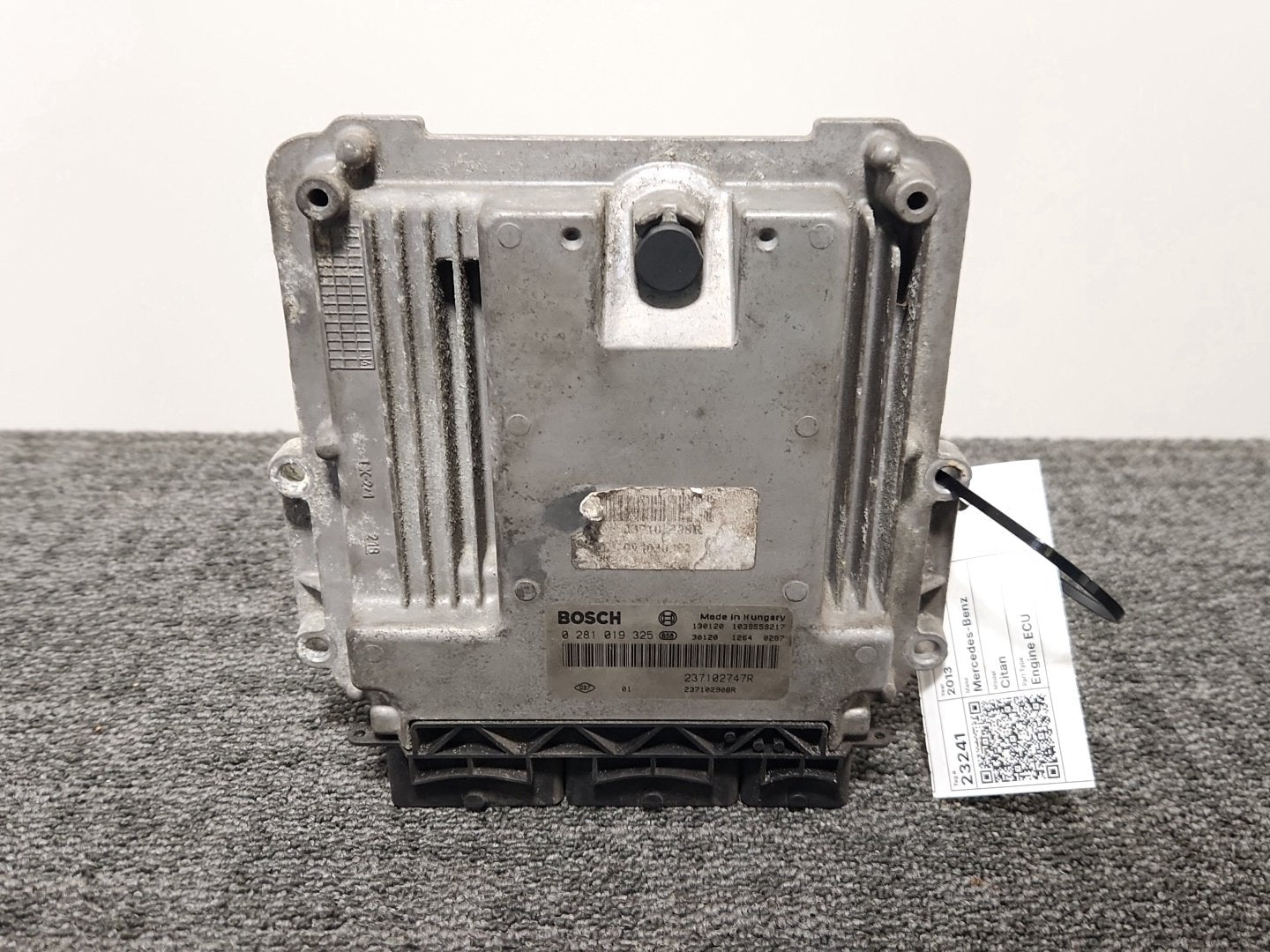 Mercedes-Benz Citan W415 Cargo Van Genuine Engine Control Unit ECU 237102747R