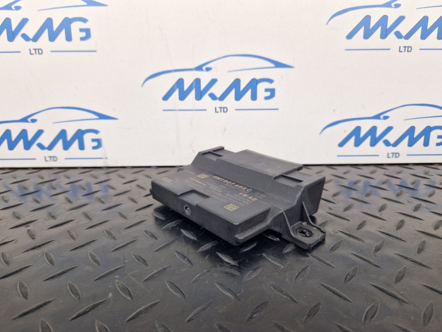 16-19 AUDI A4 AVANT B9 S-LINE GENUINE GATEWAY MODULE 4M1907468C