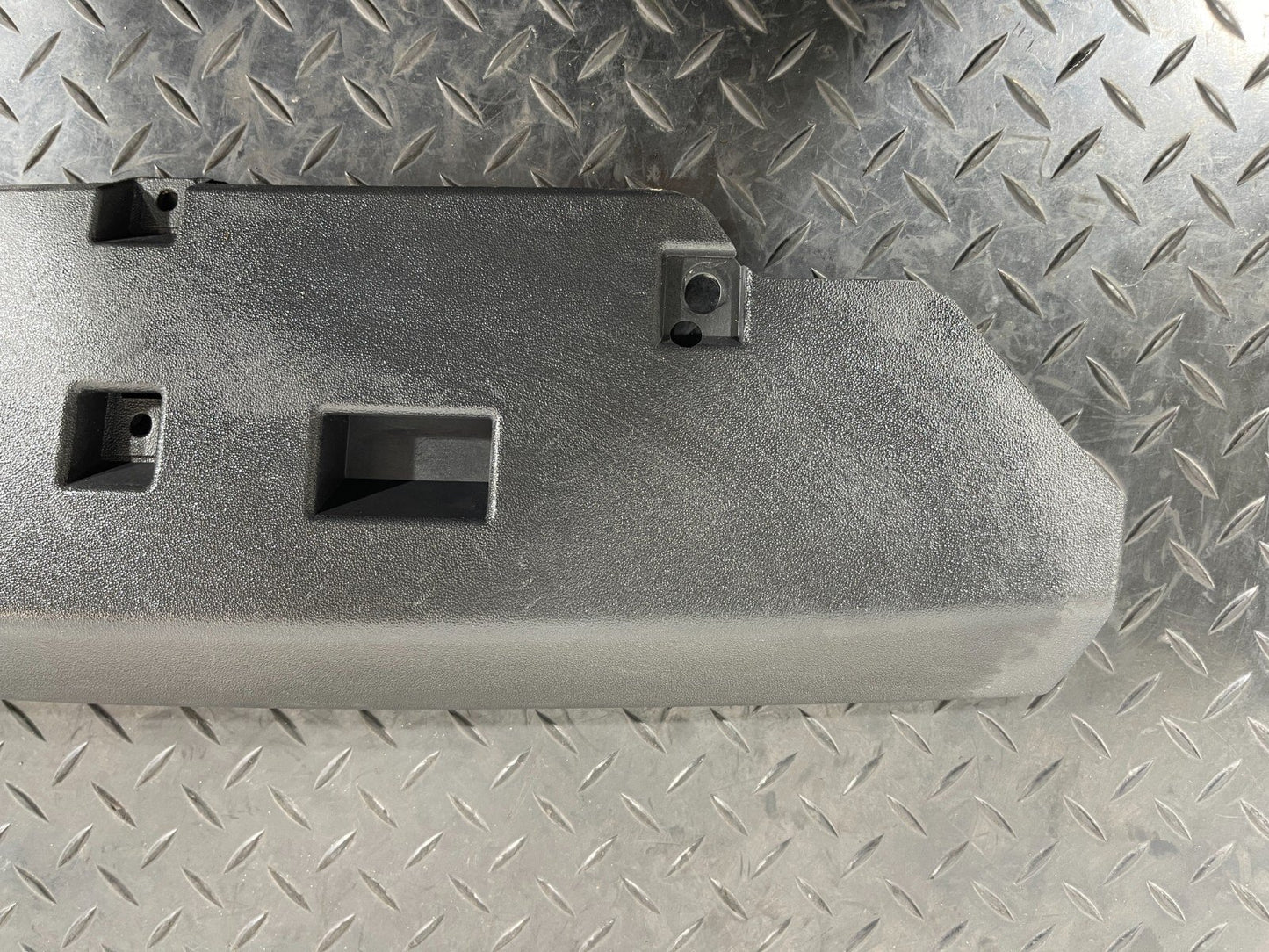 LAND ROVER DISCOVERY SPORT L550 N/S PASSENGER SIDE LOWER TRIM PANEL 19K044M91BC