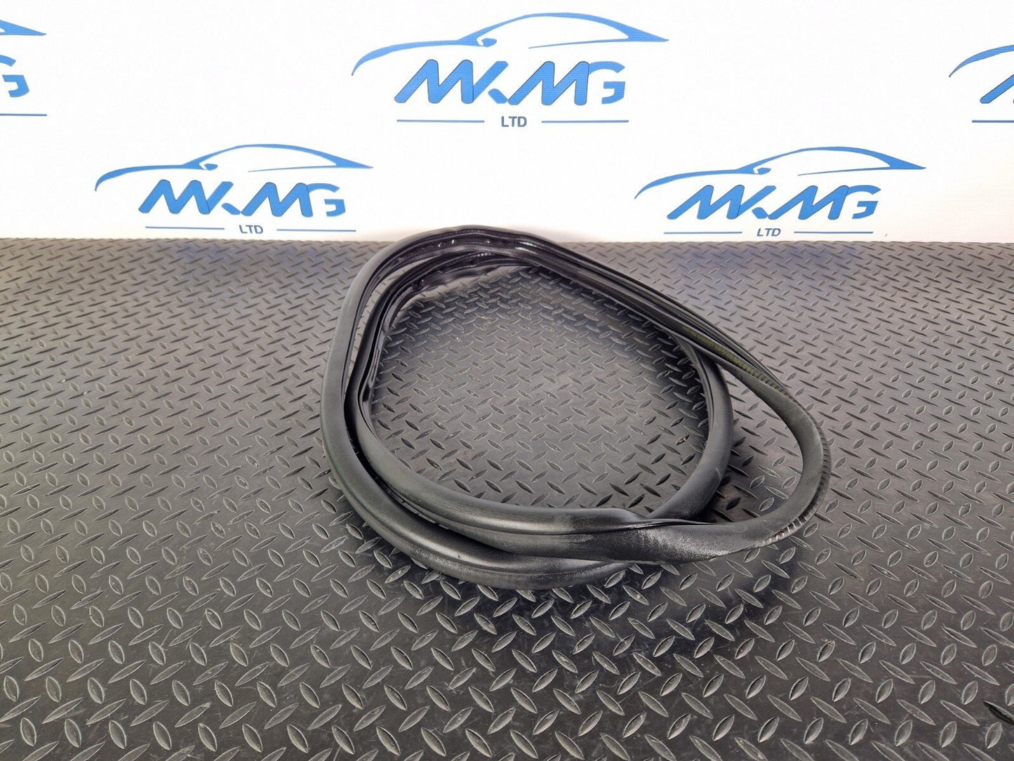 14-21 MERCEDES BENZ C200d W205 LEFT & RIGHT REAR DOOR SEAL GASKET A2056970251