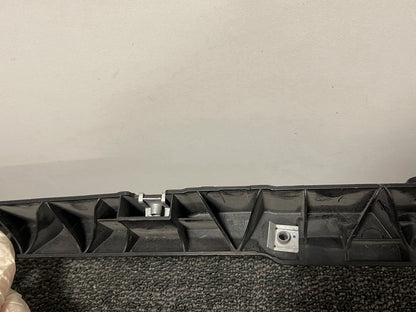 BMW 120d F40 Genuine Air Intake Duct Top Panel 7457057