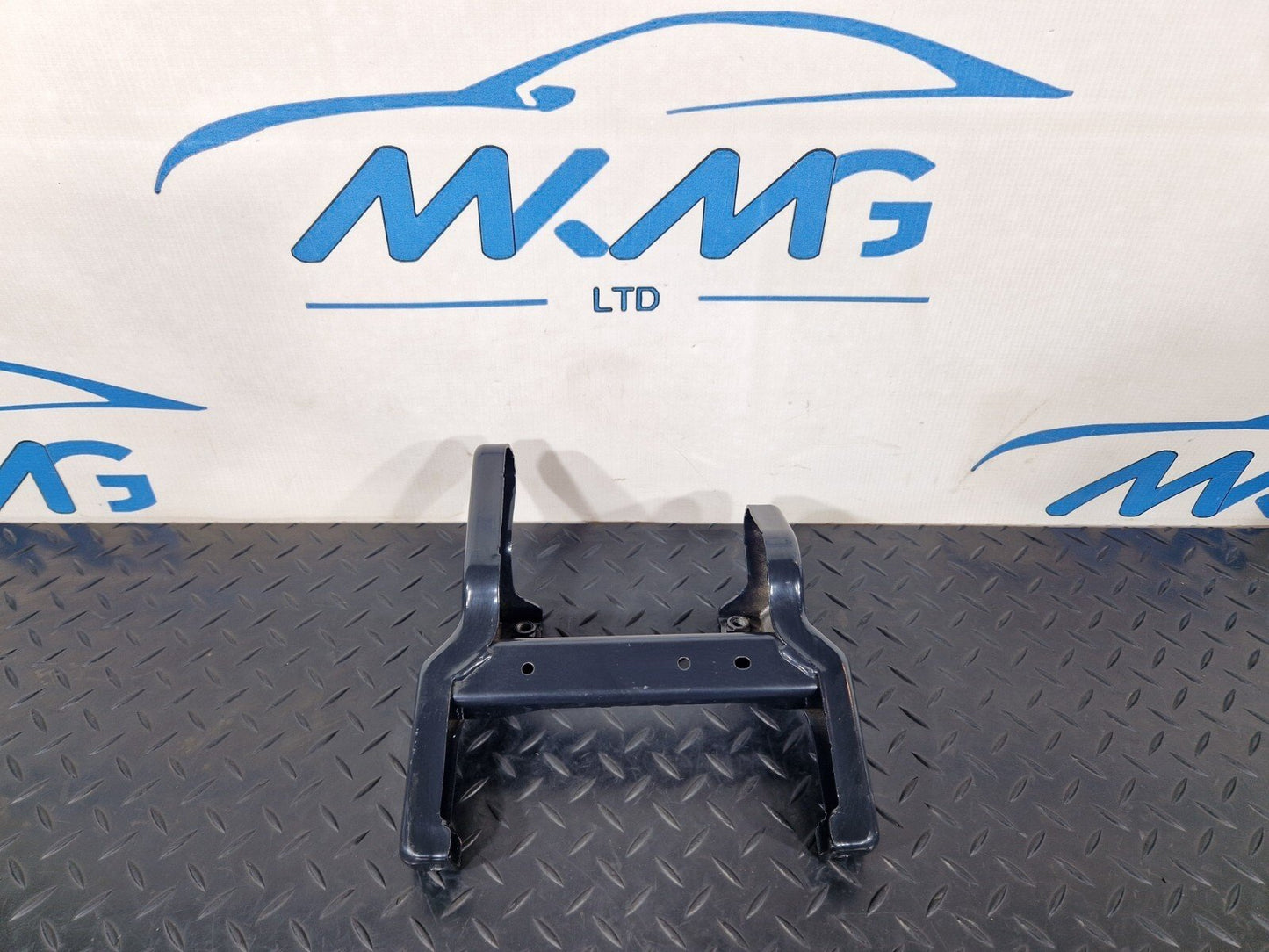 12-18 AUDI A6 C7 GENUINE OEM STEERING MECHANISM BRACKET 8K2419250C