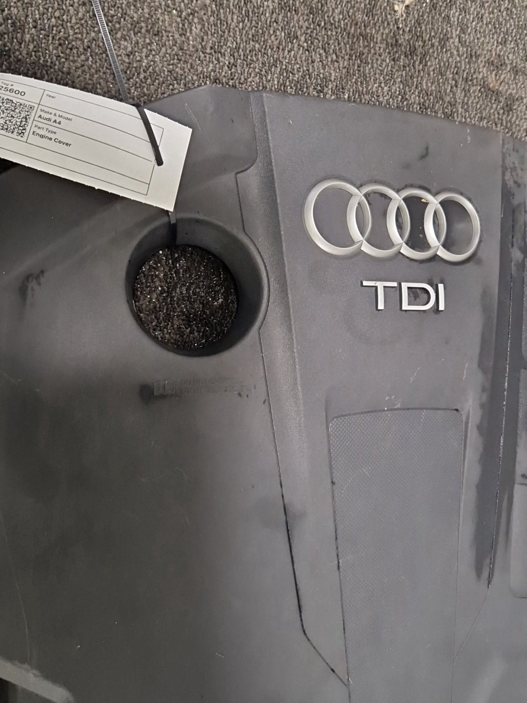 Audi A4 B9 Genuine Engine Top Lid Cover 04L103925P