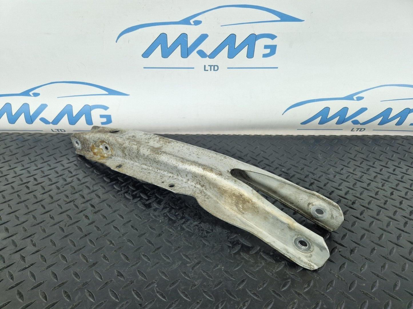 13-19 MERCEDES BENZ CLA C117 REAR LOWER CONTROL ARM SPRING LINK A2463520202