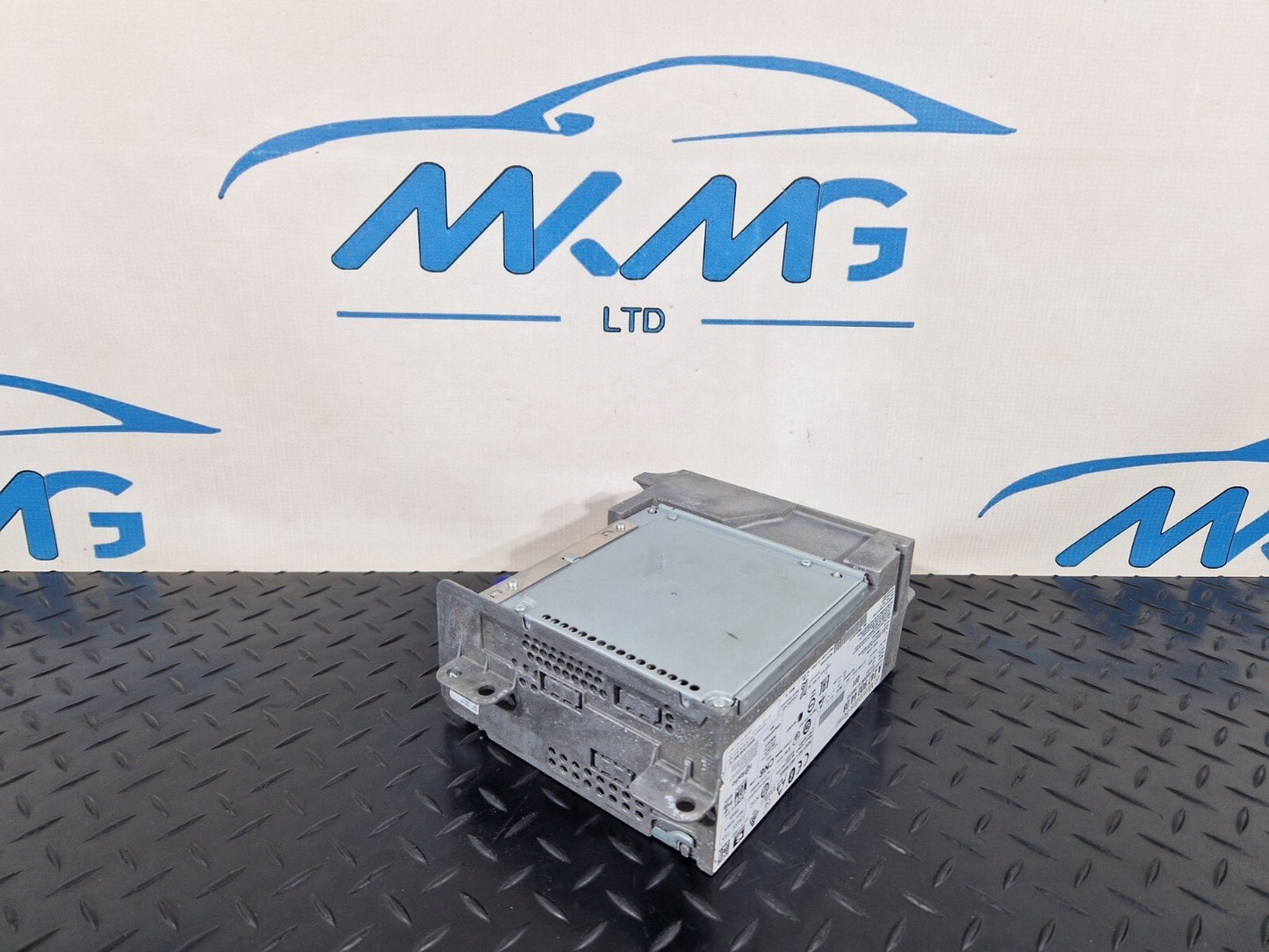 19-ON MERCEDES BENZ B CLASS W247 RADIO MULTIMEDIA NAVI HEAD UNIT A2479004408